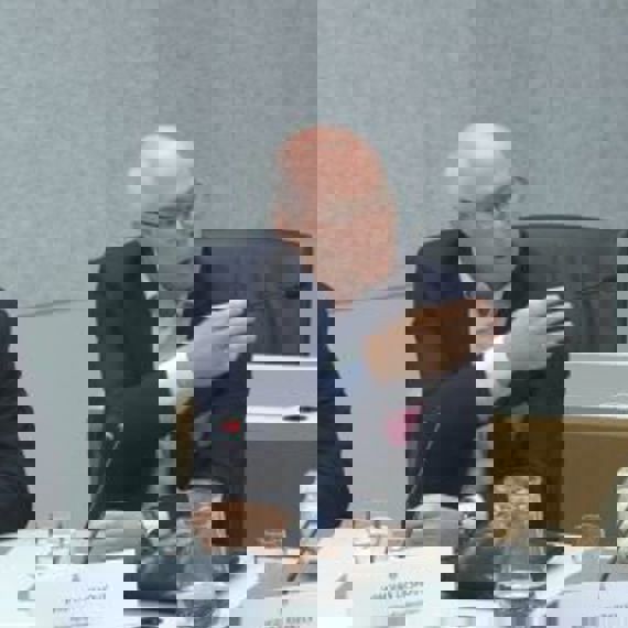 AEB pleit voor actie tijdens rondetafelgesprek over lachgas